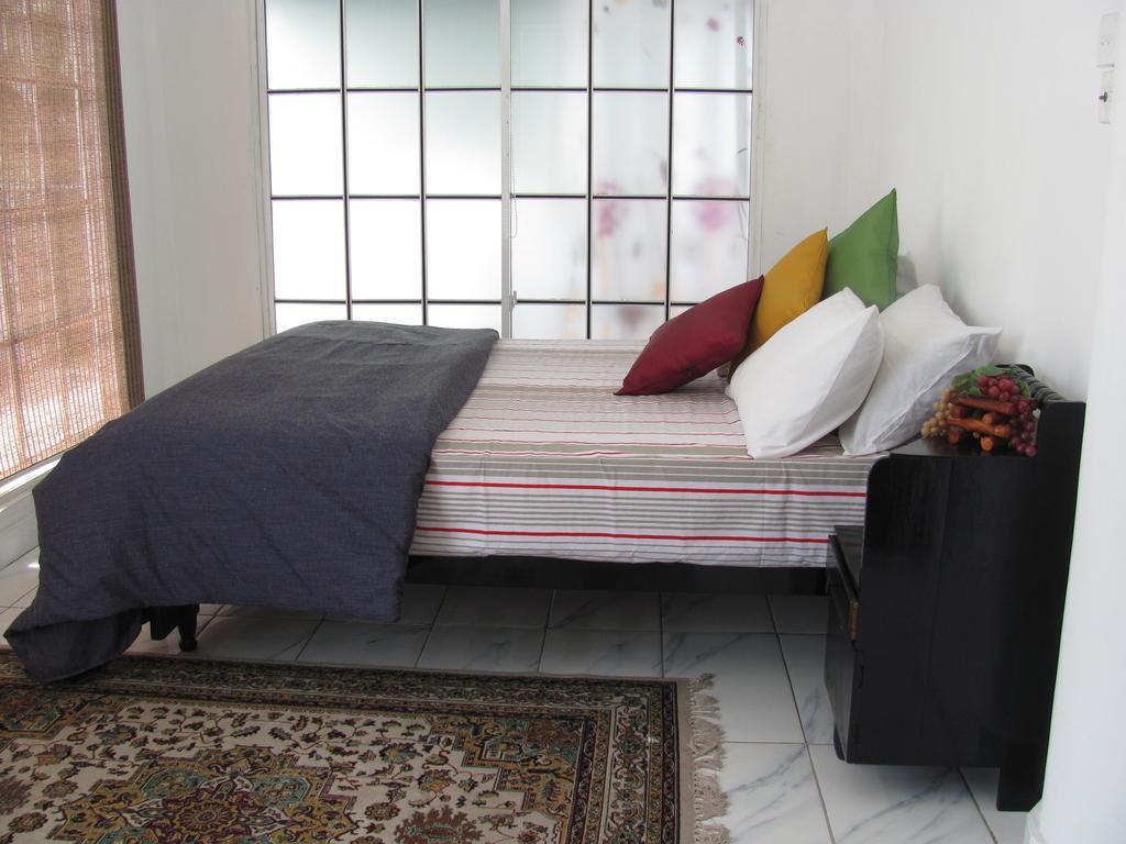 White House Apartment Wattala Room photo